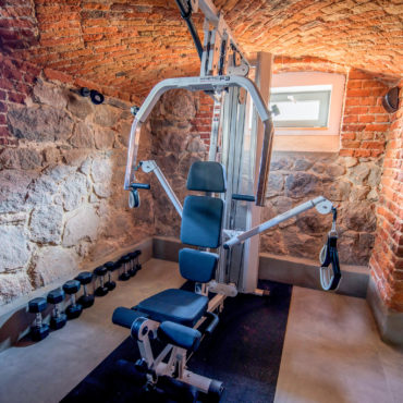 Siłownia w zabytkowej piwnicy