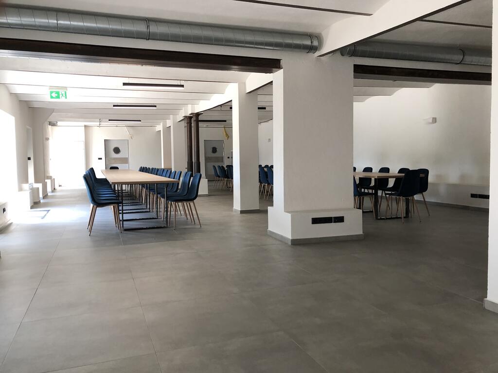 Pusta sala przeznaczona do spotkania biznesowego