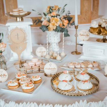 słodki stół na pierwszą komunie świętą