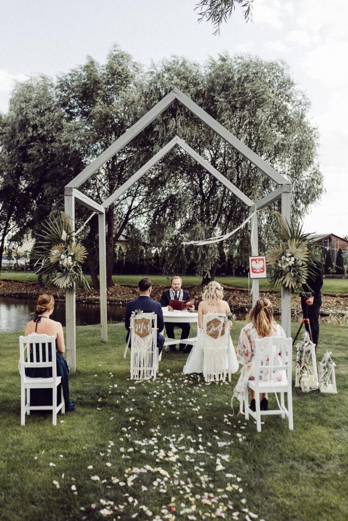 organizacja ślubu w plenerze w folwarku matecznik