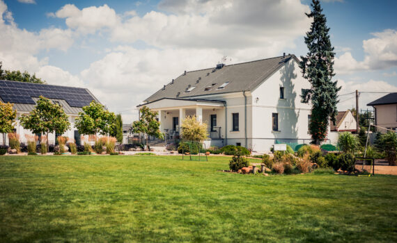 Rustykalny Dworek z tarasem