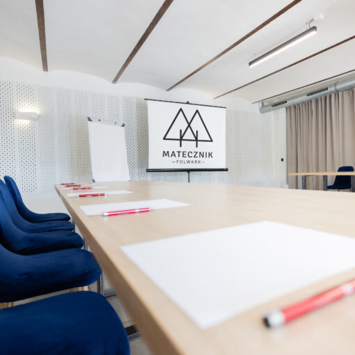 Sala szkoleniowa w ukladzie w podkowę