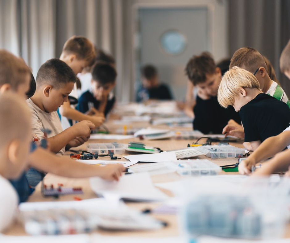 Dziecki podczas warsztatów