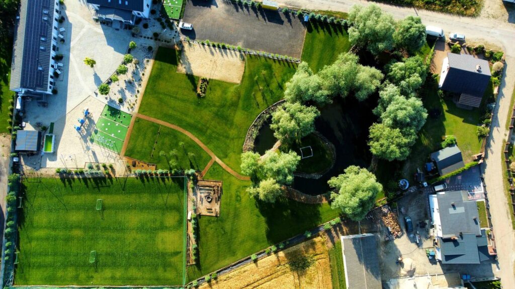 Teren Folwarku wiosną