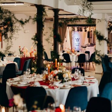 Dekoracje sali na weselu
