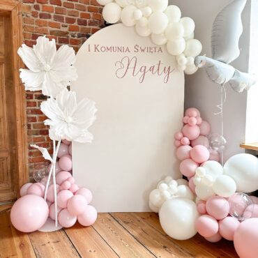 ścianka dekoracyjna na pierwszą komunię świętą