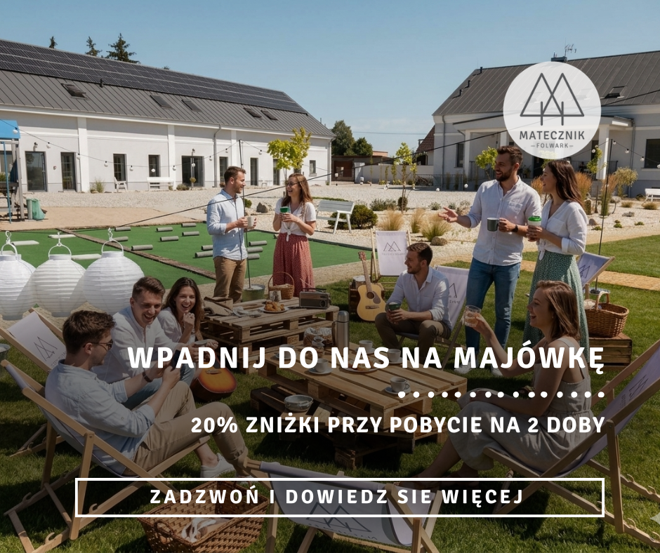 grupa znajomych spędzająca czas na ogrodzie